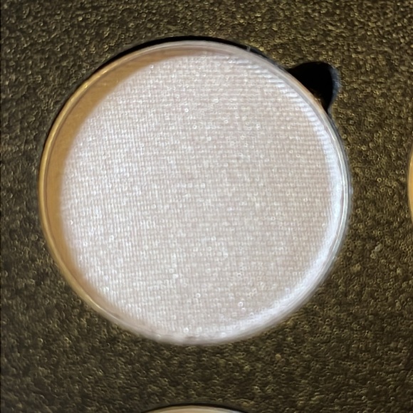 L'Bri Pearl (Shimmer) Eyeshadow Refill/Single - Chrome (41-CH) (Magnetic Pan) - Picture 3 of 5